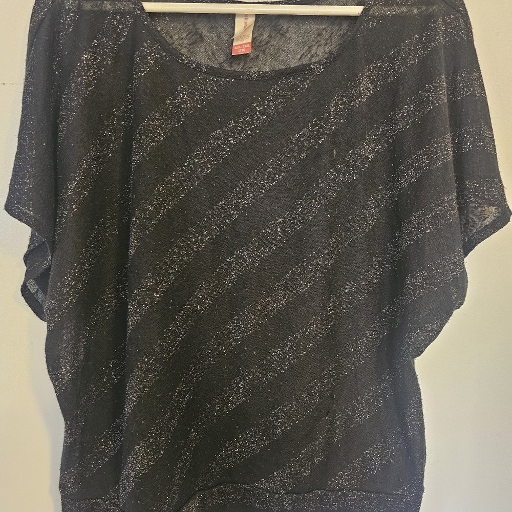'No Bpundaries' Elegant Black Glitter Top